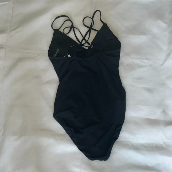 La Blanca Island Goddess Underwire Lace Up One Piece in Black - Picture 4 of 8